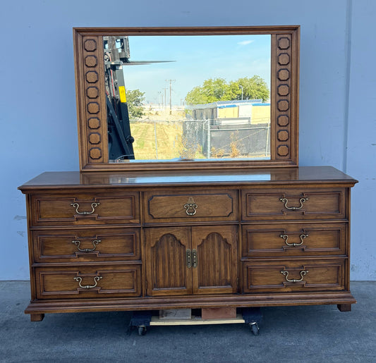Dresser / chest of drawers with mirror