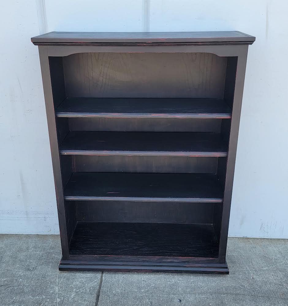Black bookcase/bookshelf