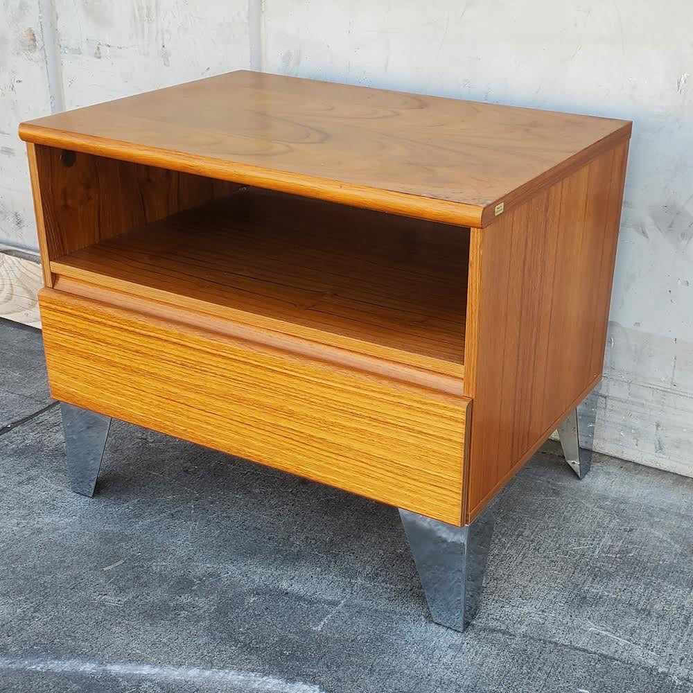 mid century modern nightstand/end/side table