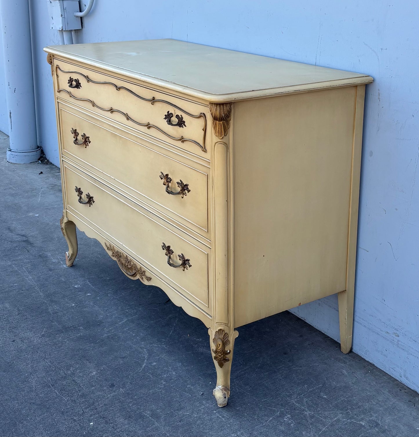 French Provincial 3 Drawer Dresser Light Wood Tall