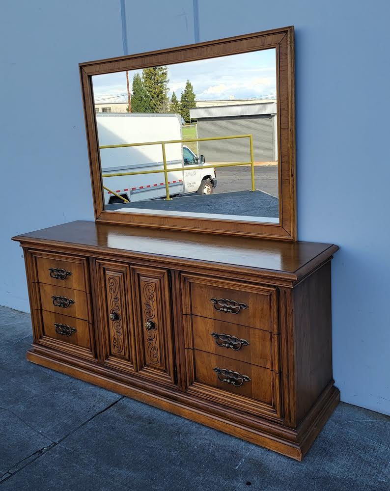 Broyhill premier buffet/ cabinet/ dresser with mirror