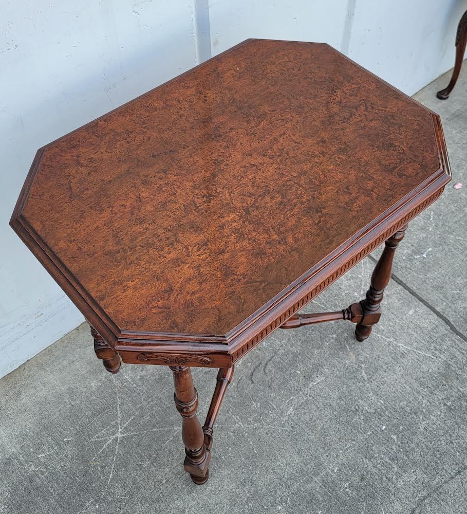 Kiel furniture co. end/side parlor table