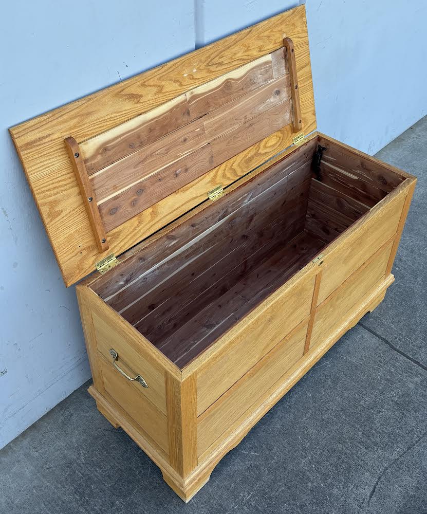 Vintage Wood Chest/trunk