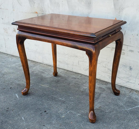 end/side table Queen Anne style with pull out sides