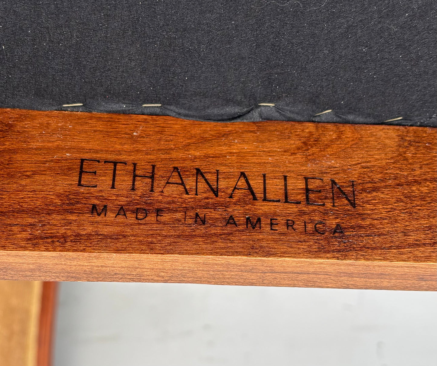 Ethan Allen dining set table with 8 chairs and leaf