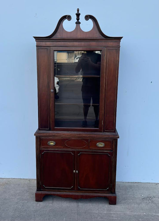 Thomasville Antique Mahogany Cabinet