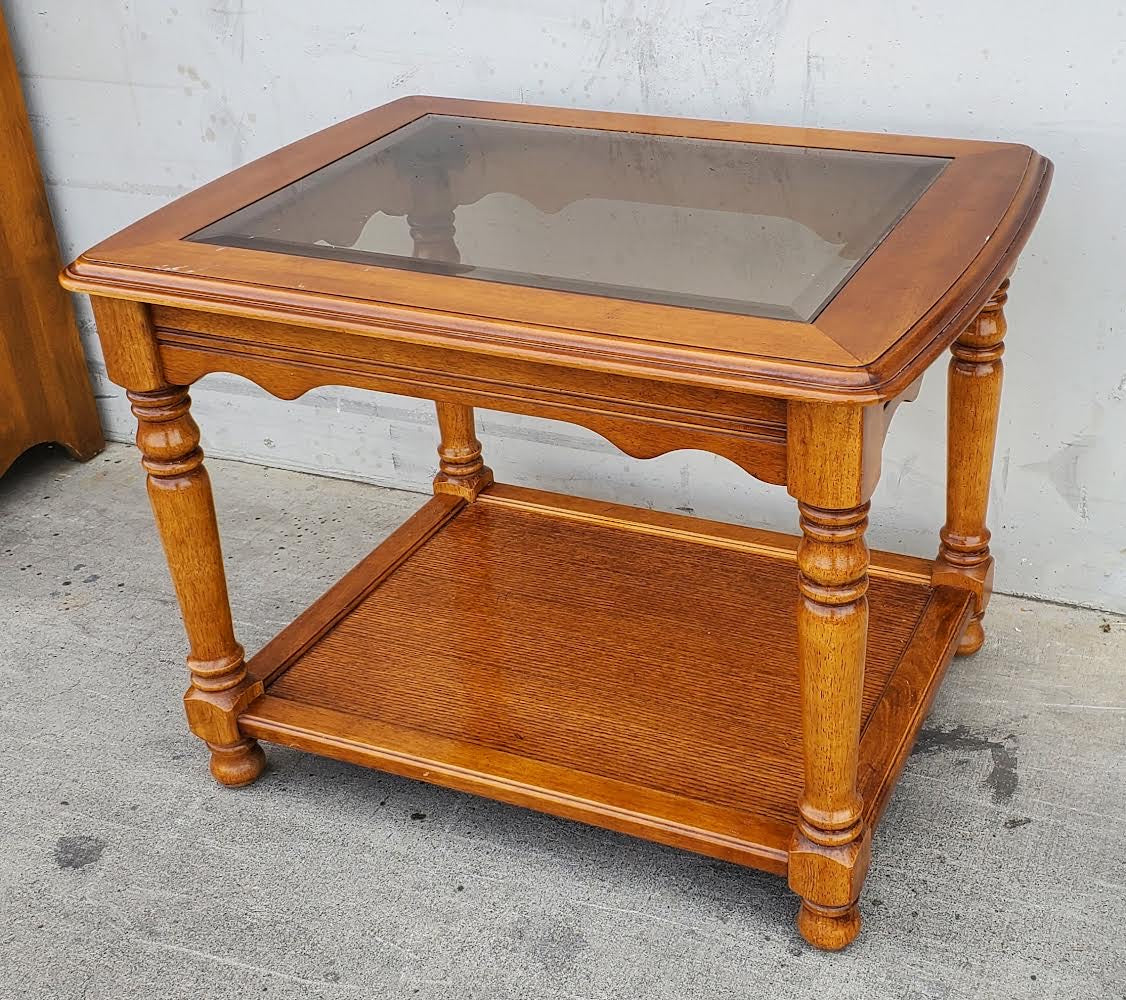 Glass top end/side table