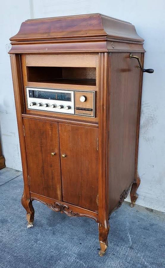 Brunswick antique phonograph and record player with hand crank(does not work)