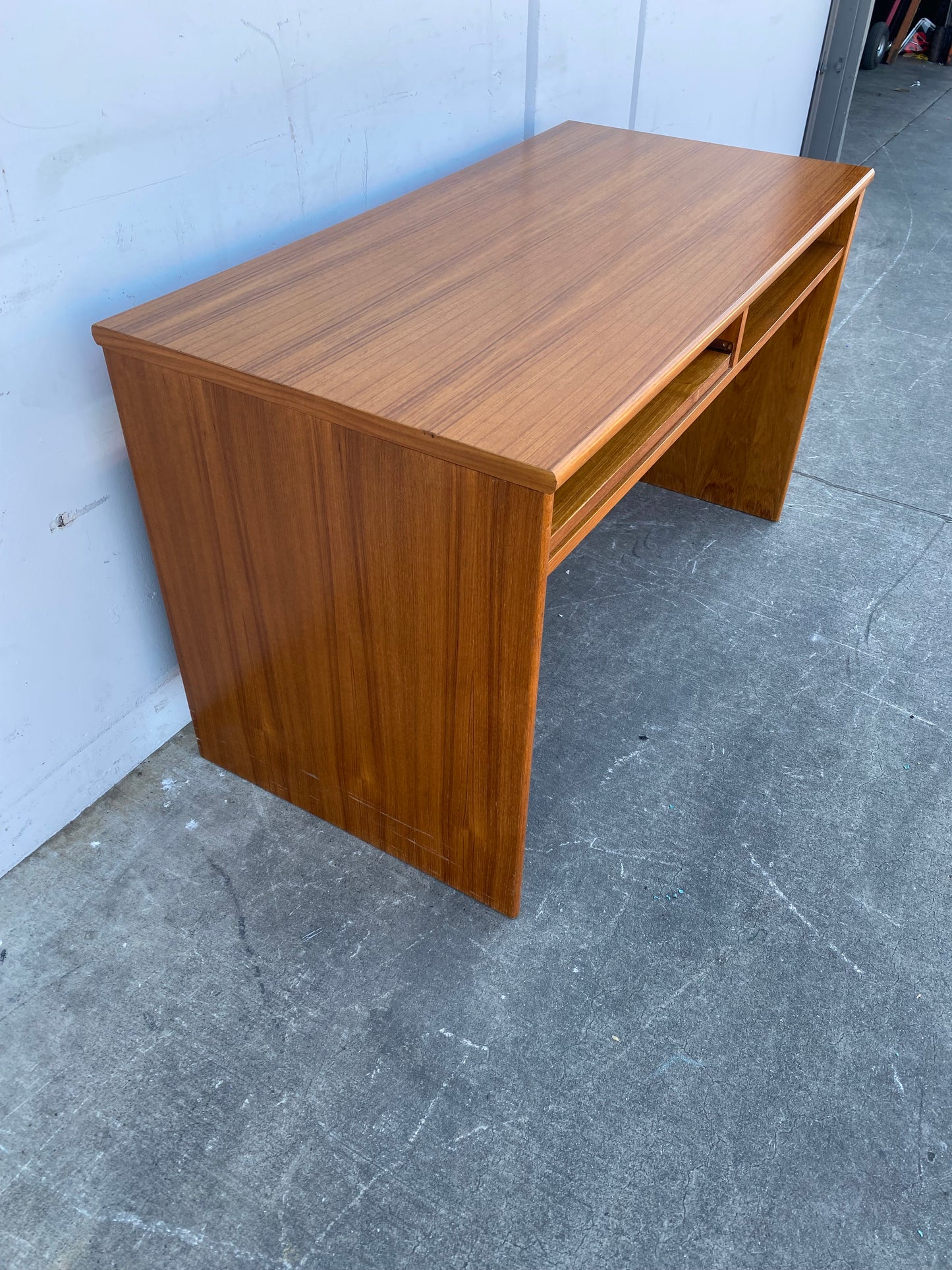 Computer/office desk