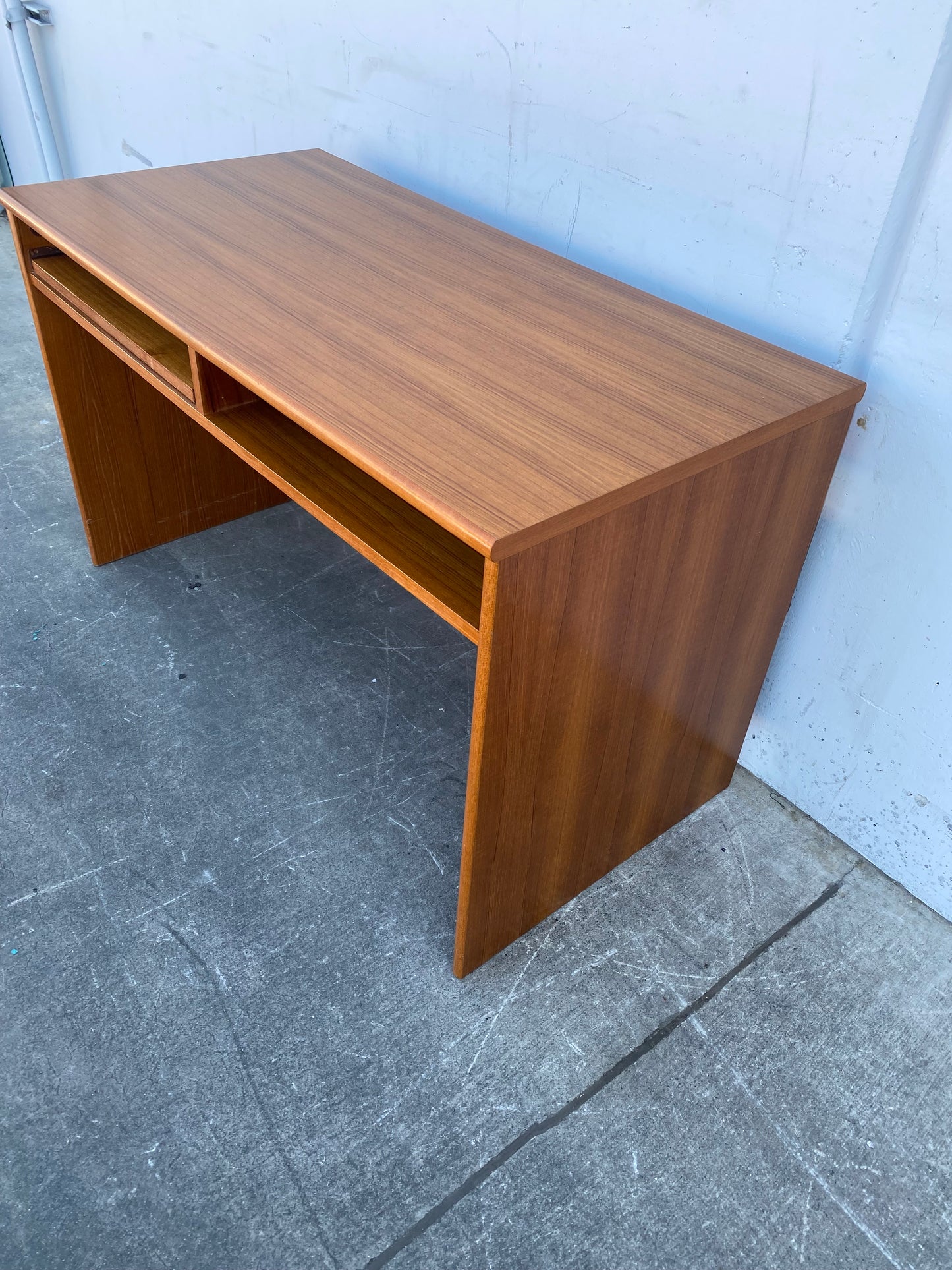 Computer/office desk