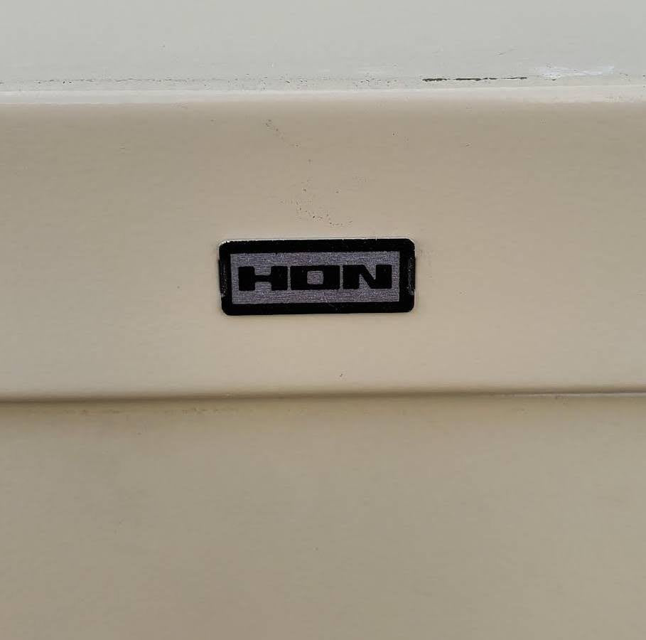 Hon tan 4 drawer file cabinet (no key)