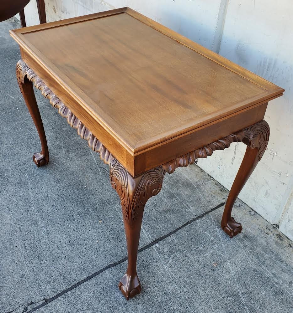 Queen Anne style end/side table
