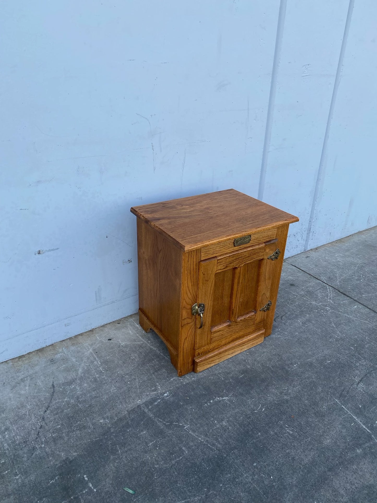White clad cabinet nightstand/end/side table ice box