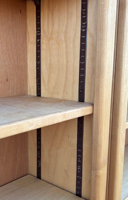 Light wood bookcases / bookshelves