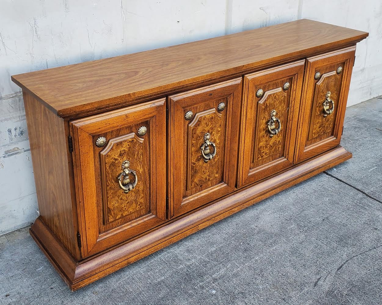 Buffet/sideboard credenza cabinet