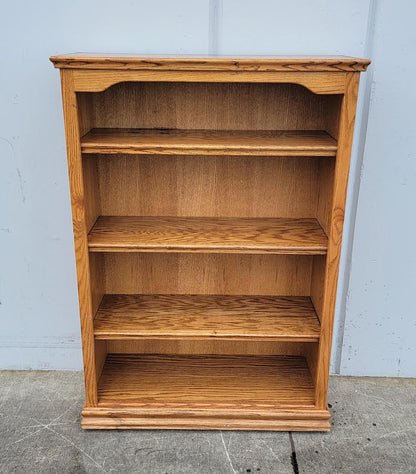 Short 4 shelf light wood bookcase/ bookshelf