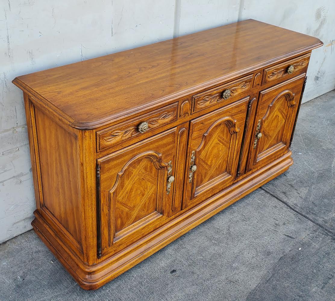 Drexel sideboard/buffet serving cabinet