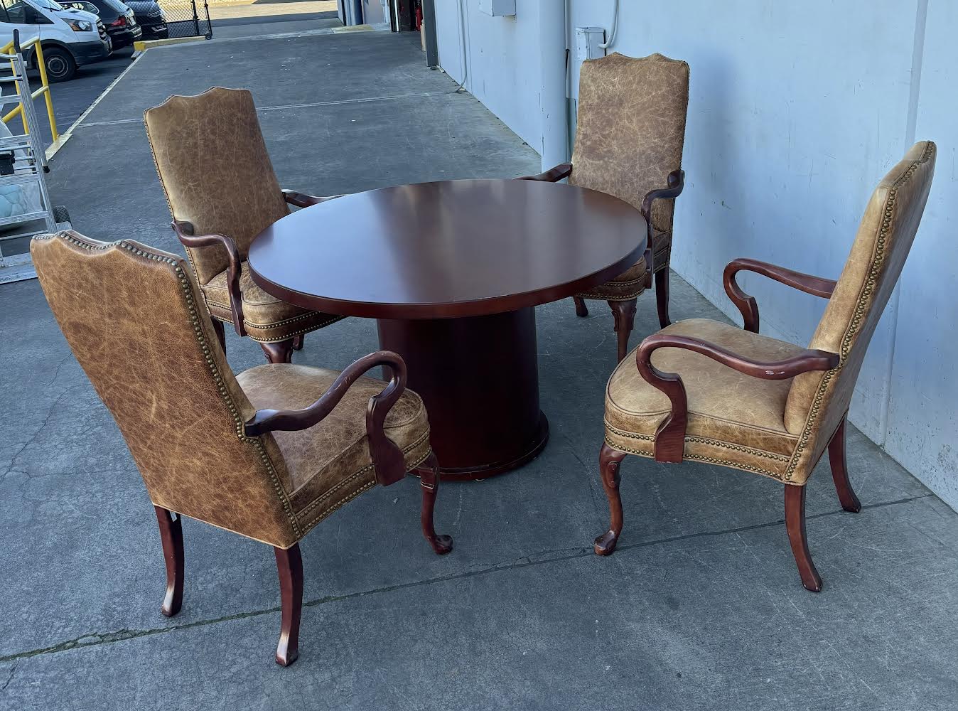 Round Cherry Table with 4 Hickory Chairs Brown Leather Queen Anne Style