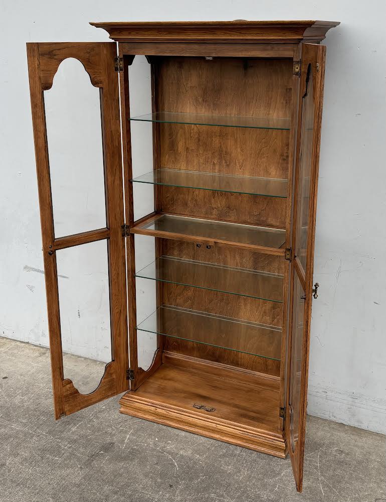 Harbor House China Cabinet Display Cabinet
