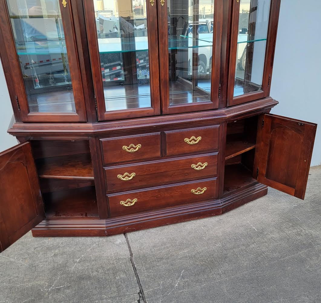 thomasville chippendale breakfront China display cabinet hutch mahogany