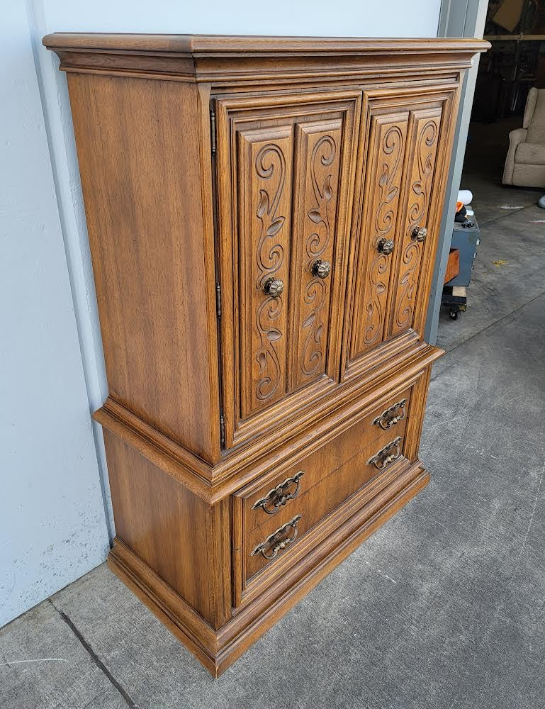 Broyhill antique/ vintage armoire/ wardrobe with wheels