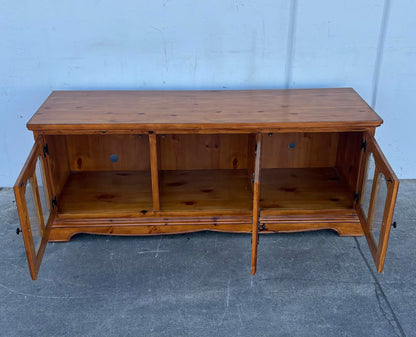 Antique legends TV stand/Dresser/sideboard