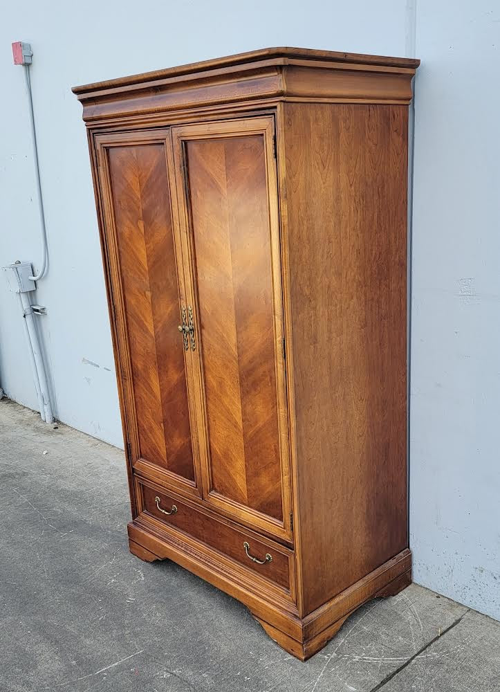 Vintage armoire/wardrobe cabinet