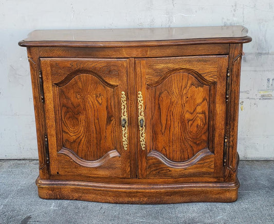 sideboard/buffet server cabinet