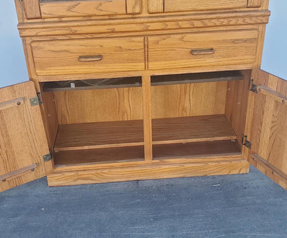 light wood/honey China display cabinet