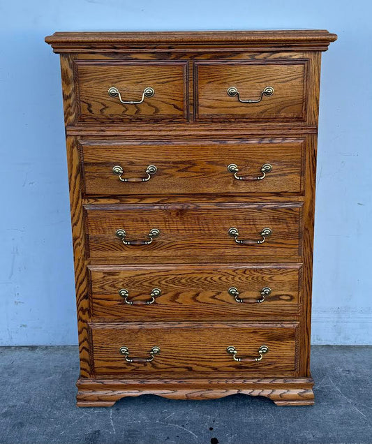 Furniture Traditions 5-Drawer Jewelry Top Dresser (Amish)