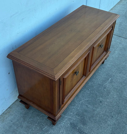 Sideboard/ buffet/ cabinet