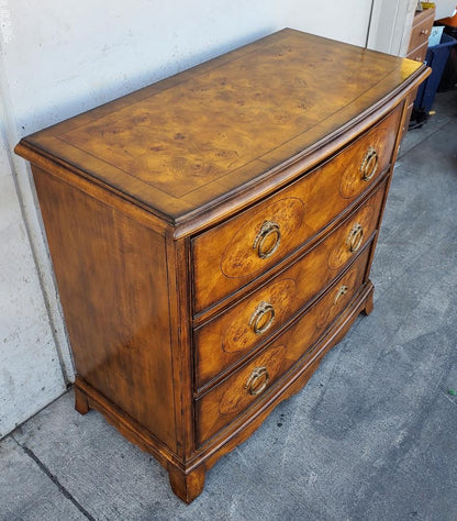 vintage dresser/commode/ chest of drawers