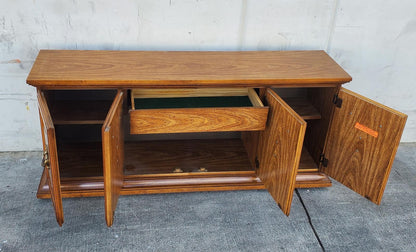 Buffet/sideboard credenza cabinet