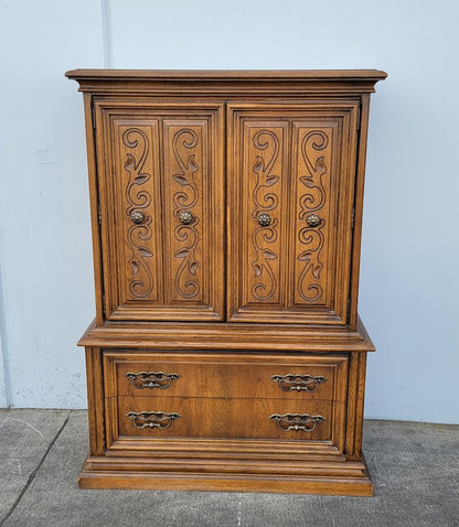 Broyhill antique/ vintage armoire/ wardrobe with wheels
