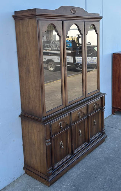 China Hutch Curio Cabinet