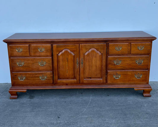 Thomasville Solid Wood Dresser / sideboard/ buffet