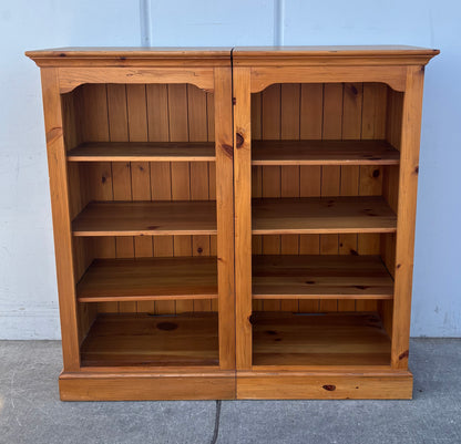 Ethan Allen 2 bookcases/ bookshelves
