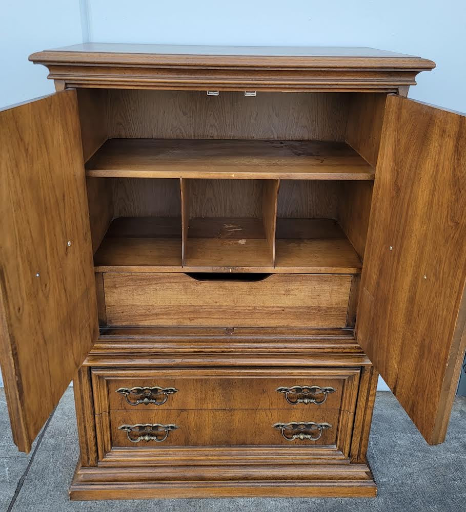 Broyhill antique/ vintage armoire/ wardrobe with wheels