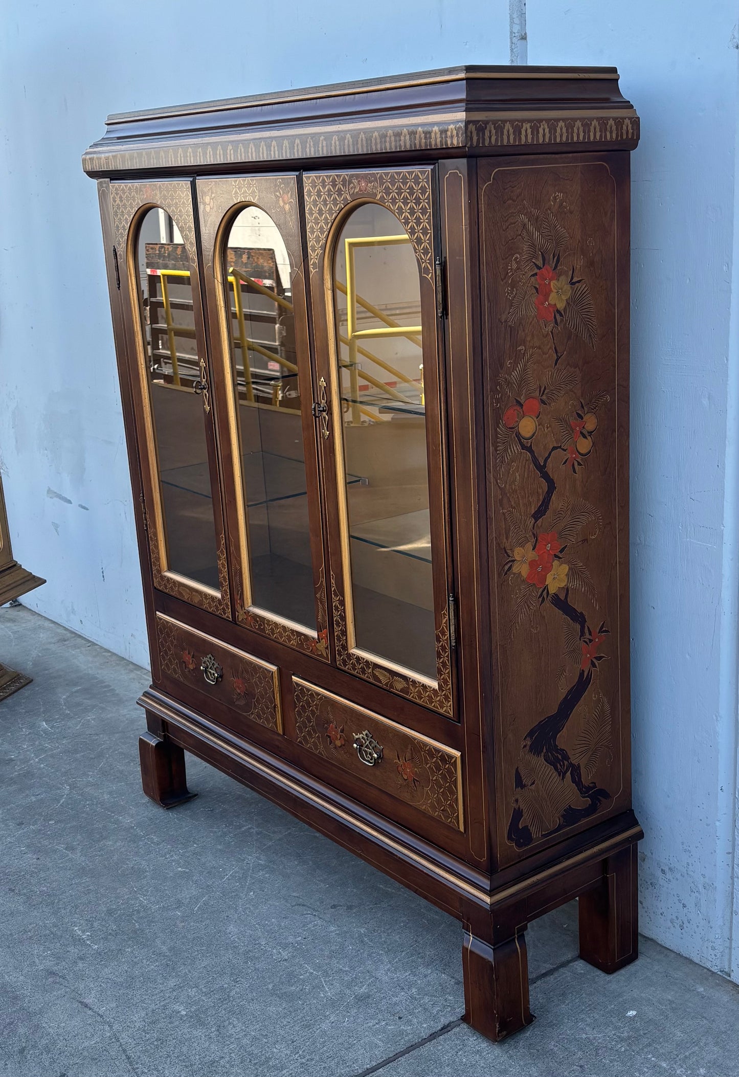 Lighted curio display cabinet antique/ vintage