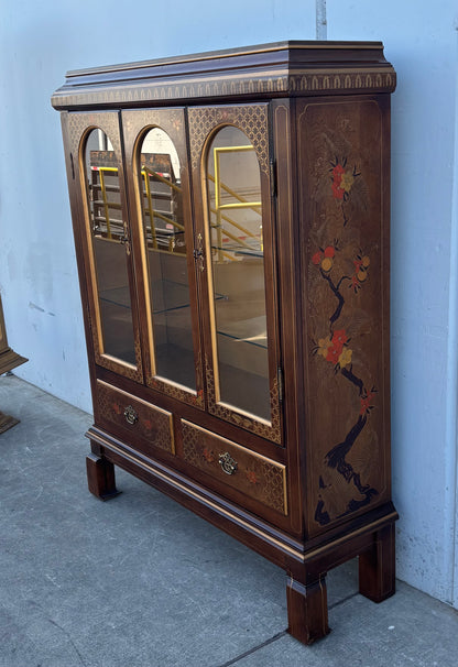 Lighted curio display cabinet antique/ vintage
