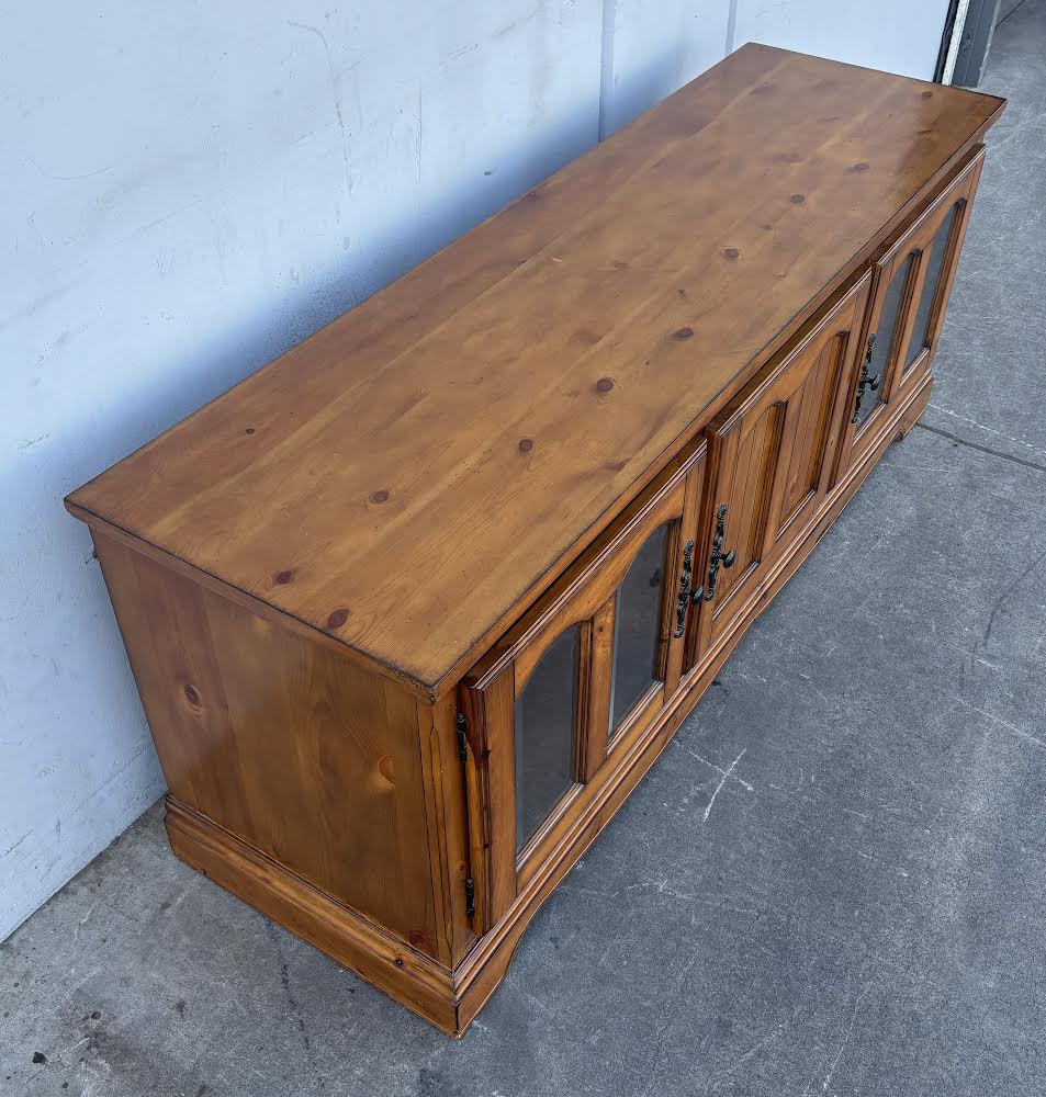 Antique legends TV stand/Dresser/sideboard