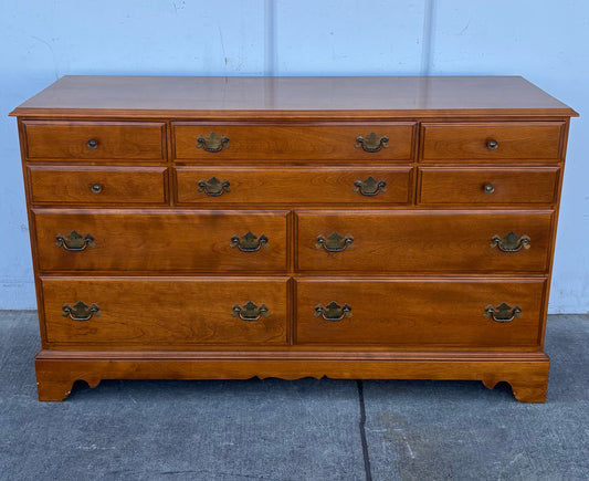 Ethan Allen dresser/ chest of drawers