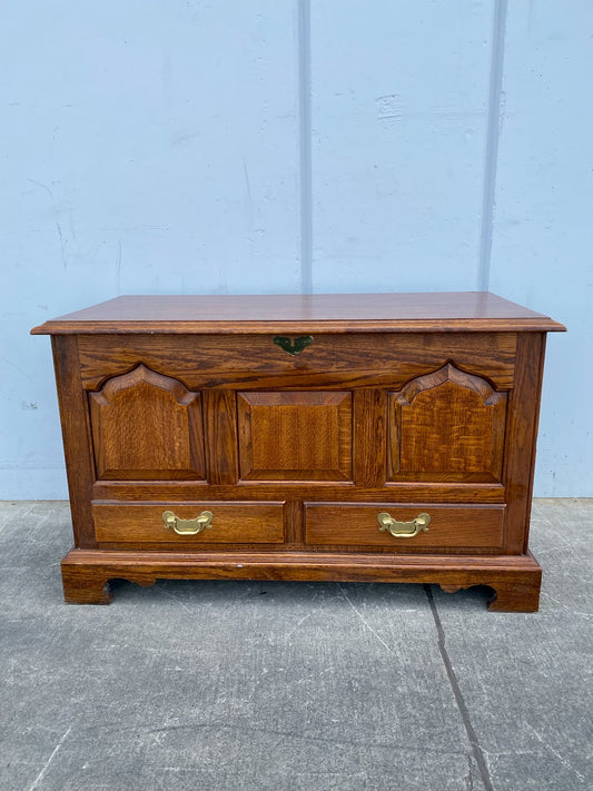 Antique/vintage blanket chest/trunk with drawers
