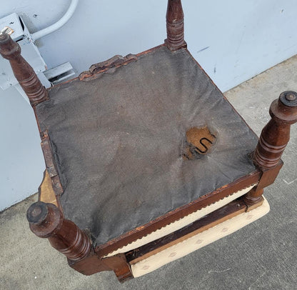 Antique/ vintage Victorian corner chair white/ beige