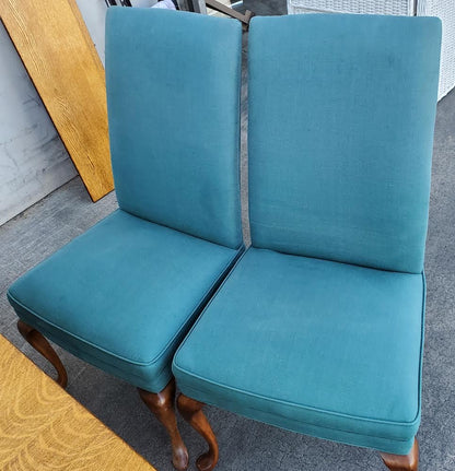 Dining Table with 4 blue chairs and 2 leaves