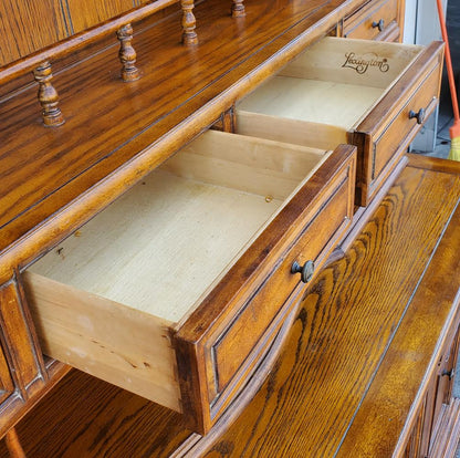 Lexington sideboard/buffet hutch antique/vintage