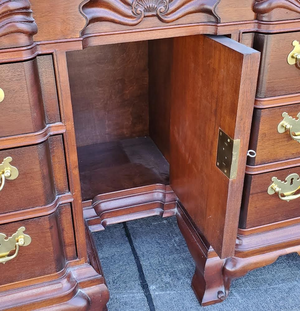 Solid mahogany block front chippendale style chest of drawers/dresser