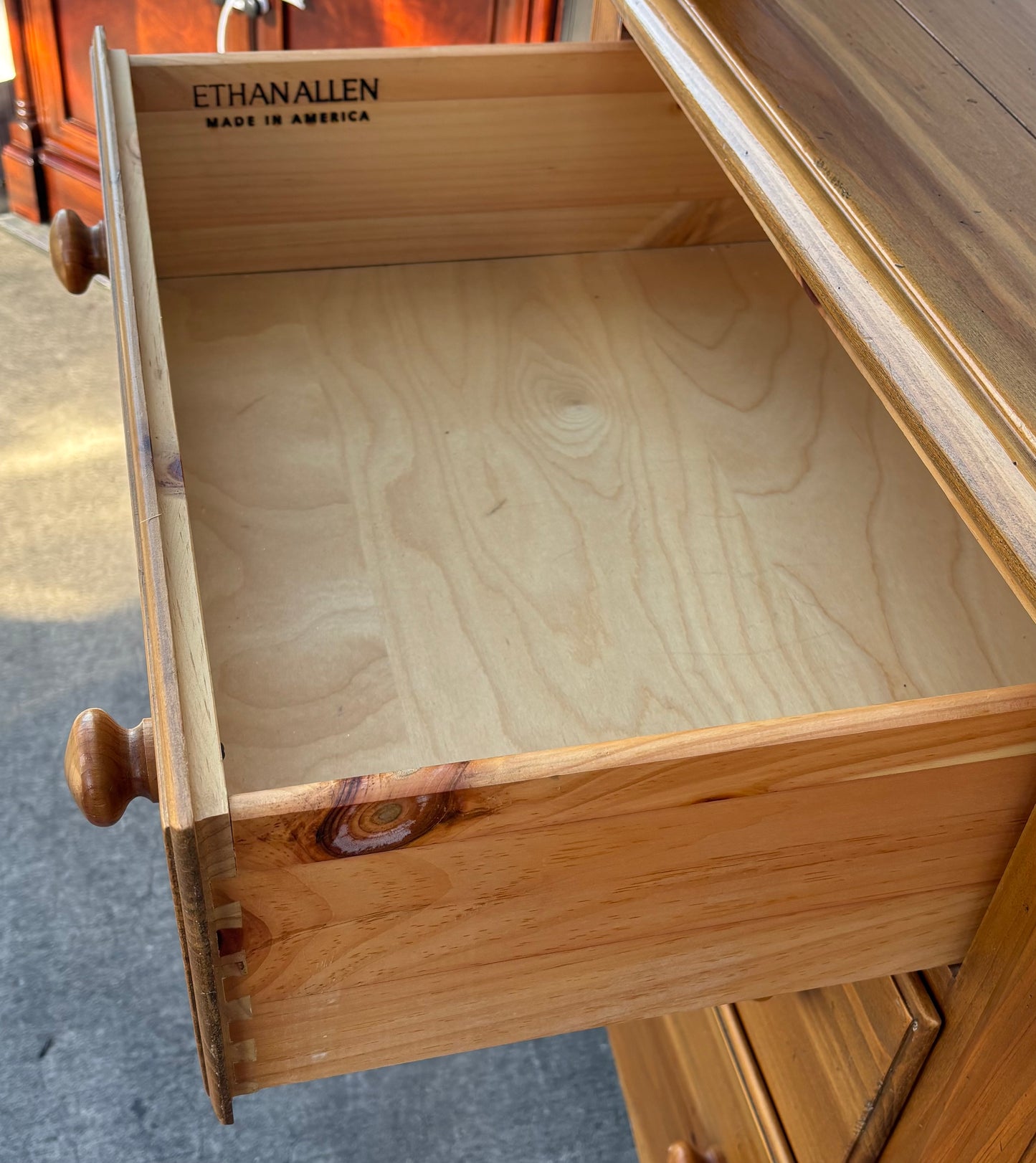 Ethan Allen dresser sideboard/ buffet credenza