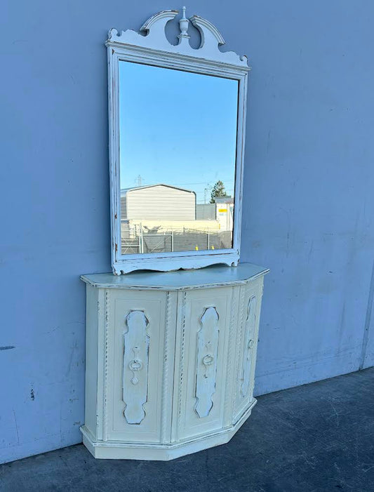White/cream entry/hallway cabinet with mirror