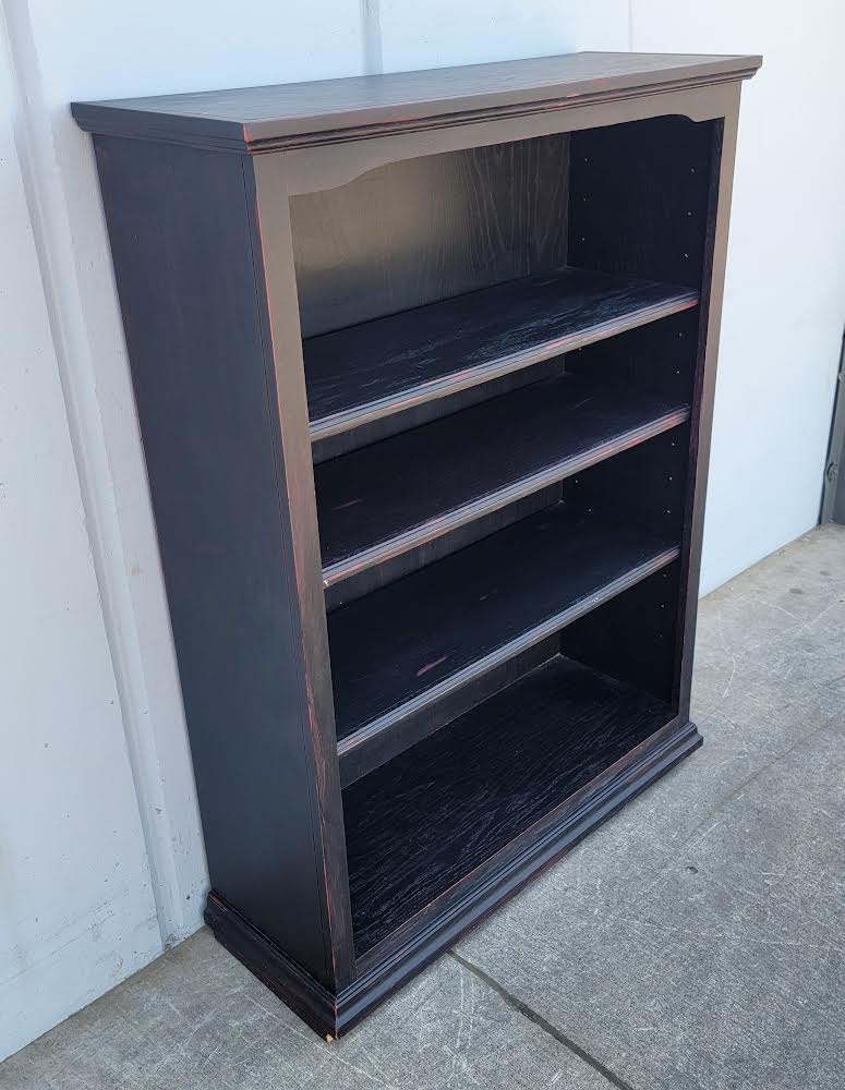 Black bookcase/bookshelf